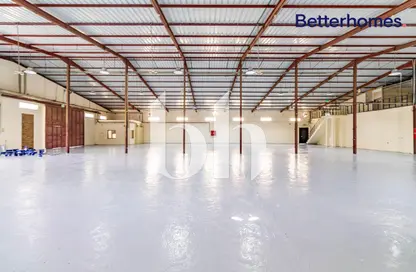 Warehouse - Studio - 4 Bathrooms for rent in Industrial Area 4 - Industrial Area - Industrial Area - Doha