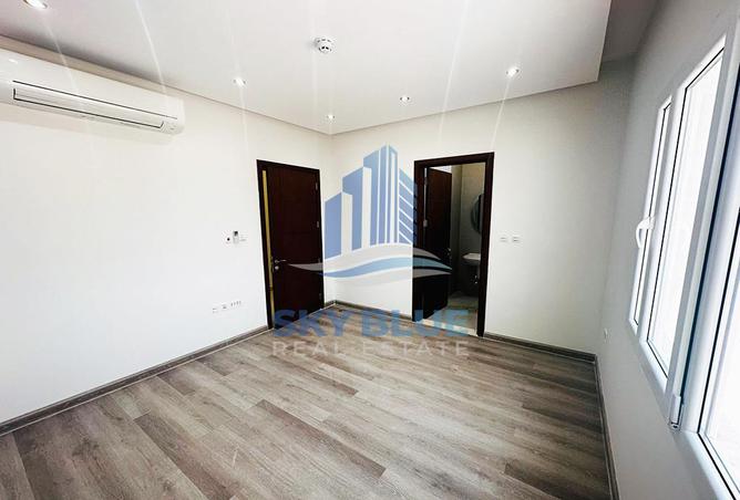 902067 - Property Image 3