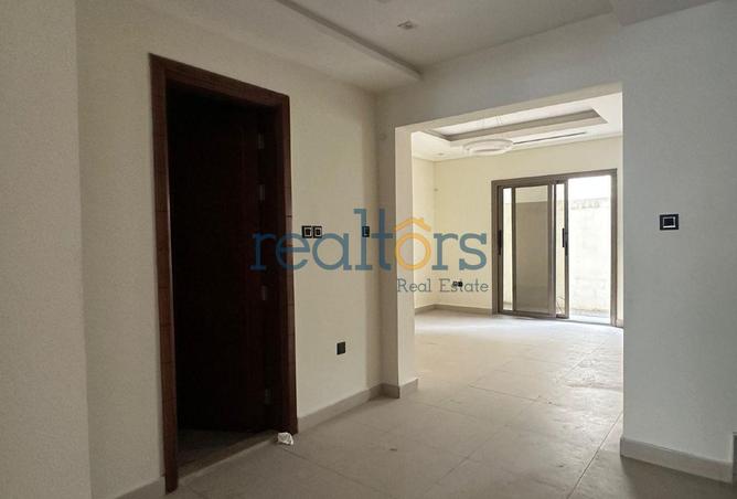 990181 - Property Image 3