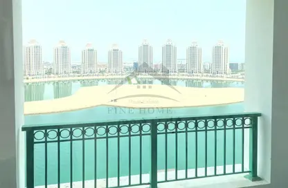 Balcony image for: Apartment - 2 Bedrooms - 2 Bathrooms for rent in The Pearl Island - Doha, Image 1