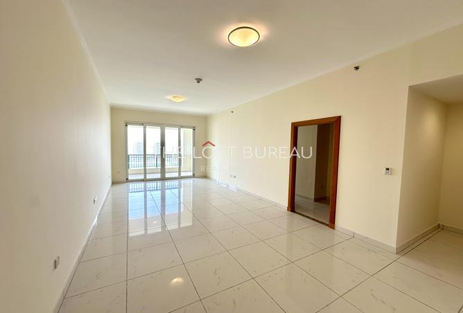 886494 - Property Image 2