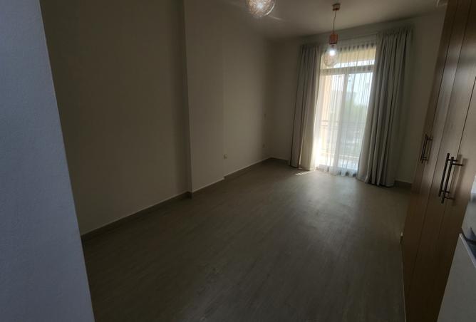 1004643 - Property Image 3