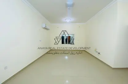 شقة - 2 غرف نوم - 2 حمامات للايجار في شارع المطار القديم - طريق المطار القديم - الدوحة