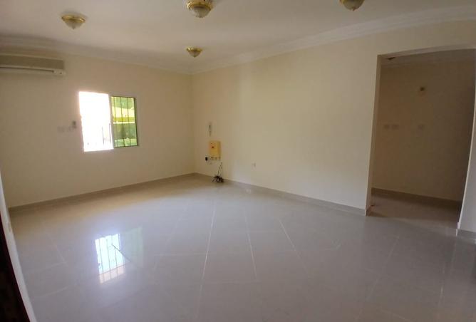 995625 - Property Image 2