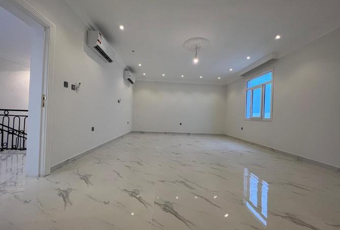 941949 - Property Image 2