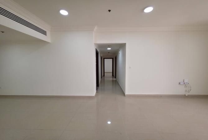 988492 - Property Image 2