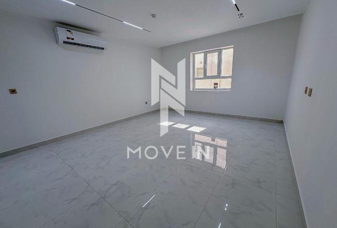 967106 - Property Image 3