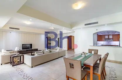 Apartment - 2 Bedrooms - 3 Bathrooms for rent in West Porto Drive - Porto Arabia - The Pearl Island - Doha