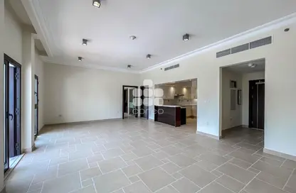Apartment - 2 Bedrooms - 3 Bathrooms for rent in Murano - Qanat Quartier - The Pearl Island - Doha