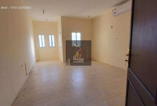 967318 - Property Image 2