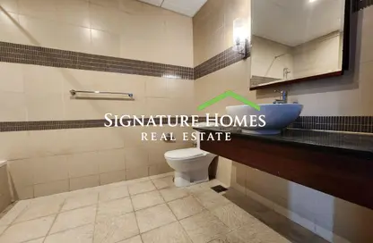 Apartment - 2 Bedrooms - 3 Bathrooms for rent in One Porto Arabia - Porto Arabia - The Pearl Island - Doha