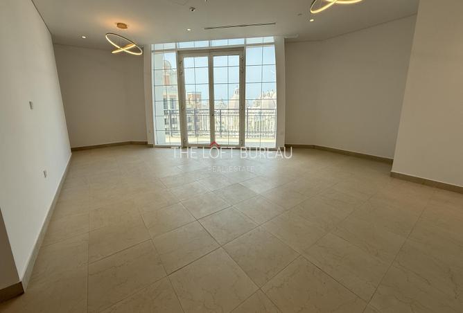 906813 - Property Image 2