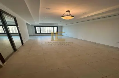 Apartment - 2 Bedrooms - 3 Bathrooms for rent in Tower 7 (Ferrari Tower) - Porto Arabia - The Pearl Island - Doha