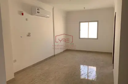 Apartment - 2 Bedrooms - 1 Bathroom for rent in Al Sadd Road - Al Sadd - Doha