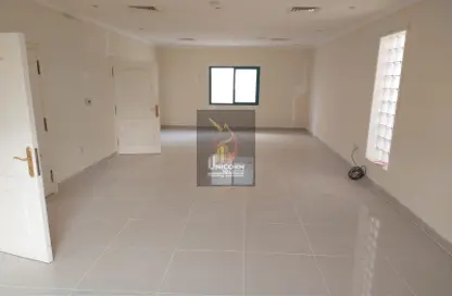 Compound - 3 Bedrooms - 4 Bathrooms for rent in Al Aziziyah - Al Aziziyah - Doha