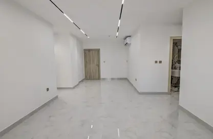 Apartment - 2 Bedrooms - 2 Bathrooms for rent in Omar Bin Abdul Aziz Street - Madinat Khalifa - Doha