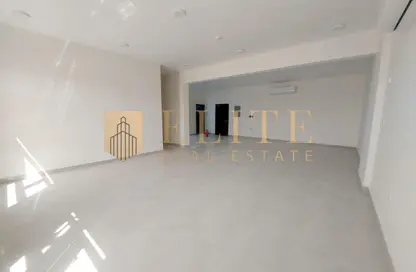 شقة - 3 غرف نوم - 3 حمامات للايجار في شارع الوعب - الوعب - الدوحة