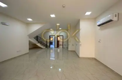 Villa - 5 Bedrooms - 4 Bathrooms for rent in Al Markhiya Street - Al Markhiya - Doha