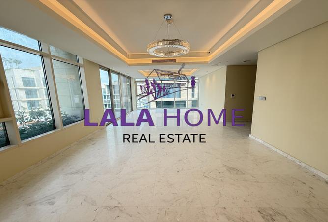 916490 - Property Image 2