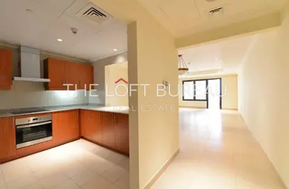 شقة - 2 غرف نوم - 3 حمامات للايجار في طريق بورتو الغربي - بورتو أرابيا - جزيرة اللؤلؤة - الدوحة