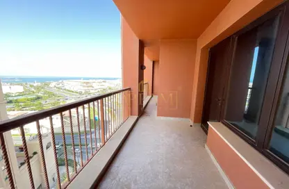 Apartment - 2 Bedrooms - 2 Bathrooms for rent in Tower 1 - Porto Arabia - The Pearl Island - Doha