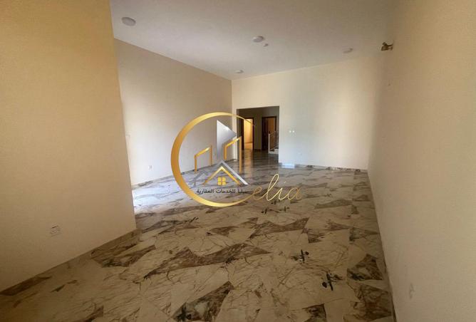 958374 - Property Image 2