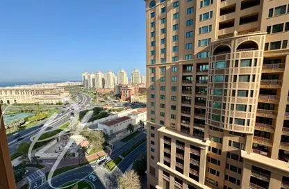 Apartment - 1 Bedroom - 2 Bathrooms for rent in Tower 18 - Porto Arabia - The Pearl Island - Doha