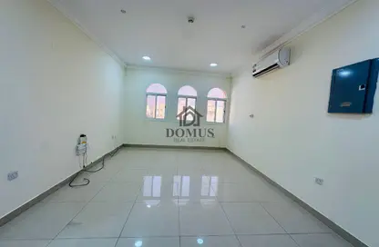 Apartment - 2 Bedrooms - 2 Bathrooms for rent in Tadmur Street - Old Airport Road - Doha