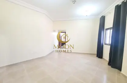 Apartment - 1 Bedroom - 2 Bathrooms for rent in Umm Ghwailina Comm - Umm Ghuwalina - Umm Ghuwailina - Doha