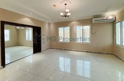 Villa - 4 Bedrooms - 5 Bathrooms for rent in Al Luqta - Al Luqta - Doha
