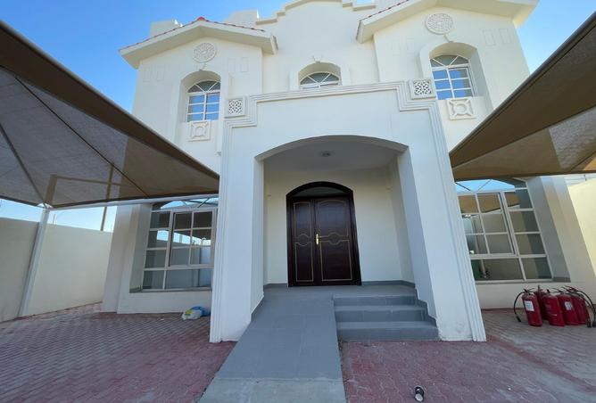 Villa - 5 Bedrooms - 5 Bathrooms for rent in Al Kharaitiyat - Al Kharaitiyat - Al Kharaitiyat - Umm Salal Mohammed