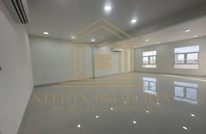 شقة - 3 غرف نوم - 3 حمامات للايجار في شارع الوعب - الوعب - الدوحة