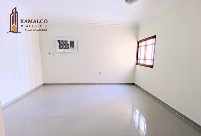 940279 - Property Image 2