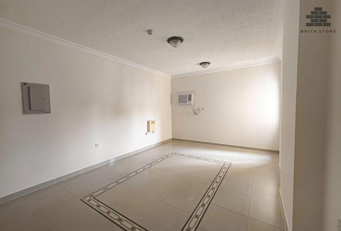 988730 - Property Image 3