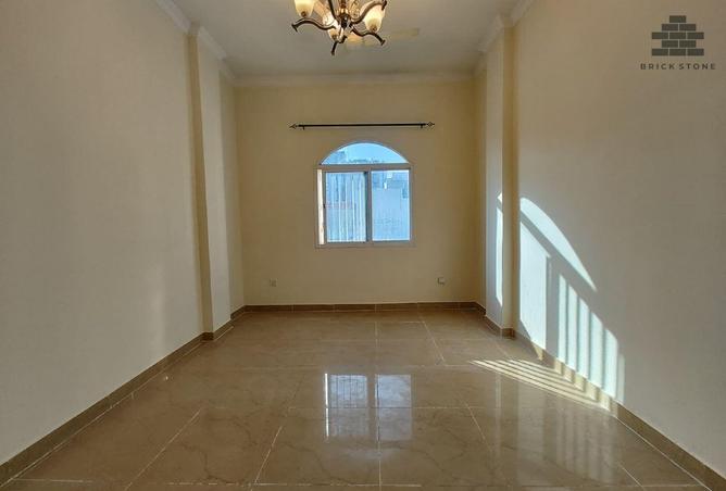 942431 - Property Image 2