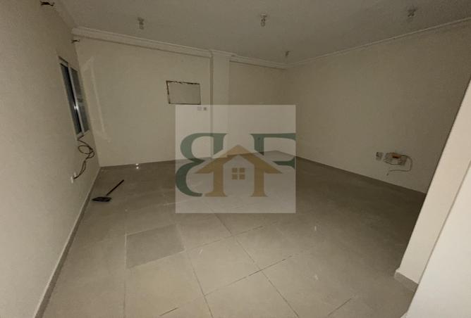 952811 - Property Image 2
