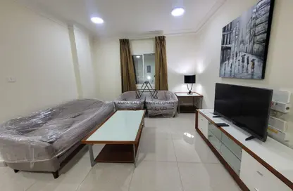 Apartment - 3 Bedrooms - 3 Bathrooms for rent in Umm Ghuwalina - Umm Ghuwailina - Doha