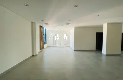 Apartment - 2 Bedrooms - 2 Bathrooms for rent in Fereej Bin Mahmoud - Doha