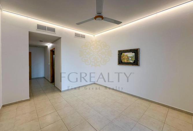 989595 - Property Main Image