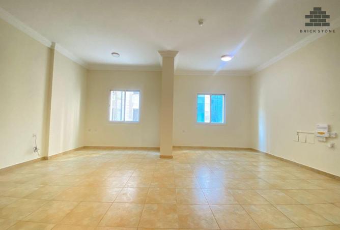 932831 - Property Image 3