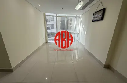 Apartment - 2 Bedrooms - 2 Bathrooms for rent in Burj Al Marina - Marina District - Lusail