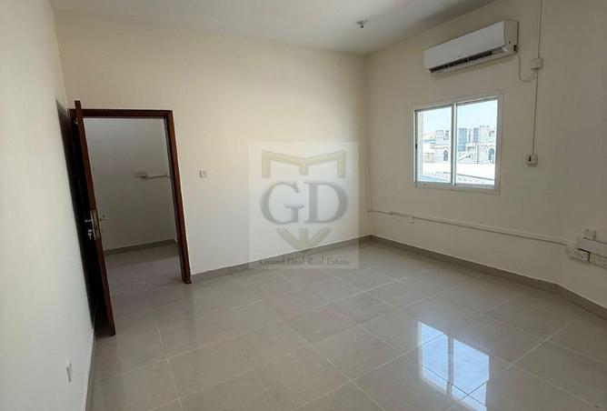 944041 - Property Image 2