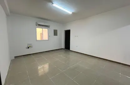 Apartment - 2 Bedrooms - 1 Bathroom for rent in Al Duhail - Al Duhail - Doha