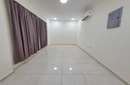 Apartment - 2 Bedrooms - 2 Bathrooms for rent in Umm Ghuwailina 4 - Umm Ghuwailina - Doha