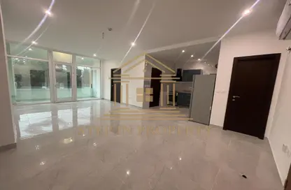 شقة - غرفة نوم - 2 حمامات للايجار في شارع النصر - النصر - الدوحة