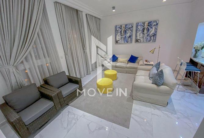 977371 - Property Image 2