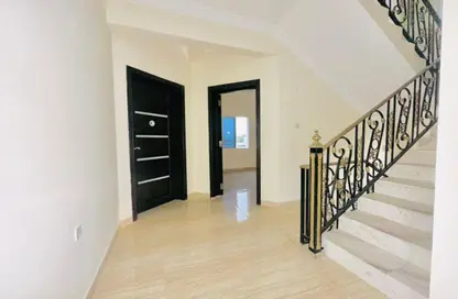 فيلا - 6 غرف نوم - 4 حمامات للايجار في Al Sakhama - الدوحة