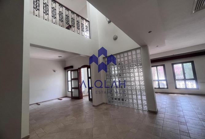941761 - Property Image 2
