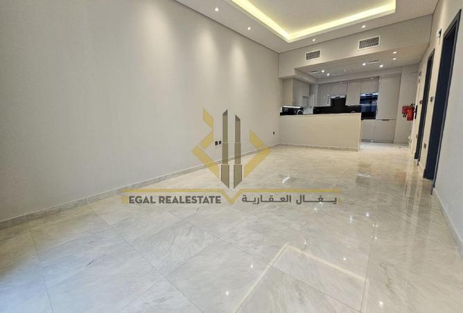 912587 - Property Image 3