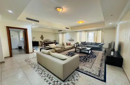 Apartment - 2 Bedrooms - 3 Bathrooms for rent in The Pearl Island - Doha